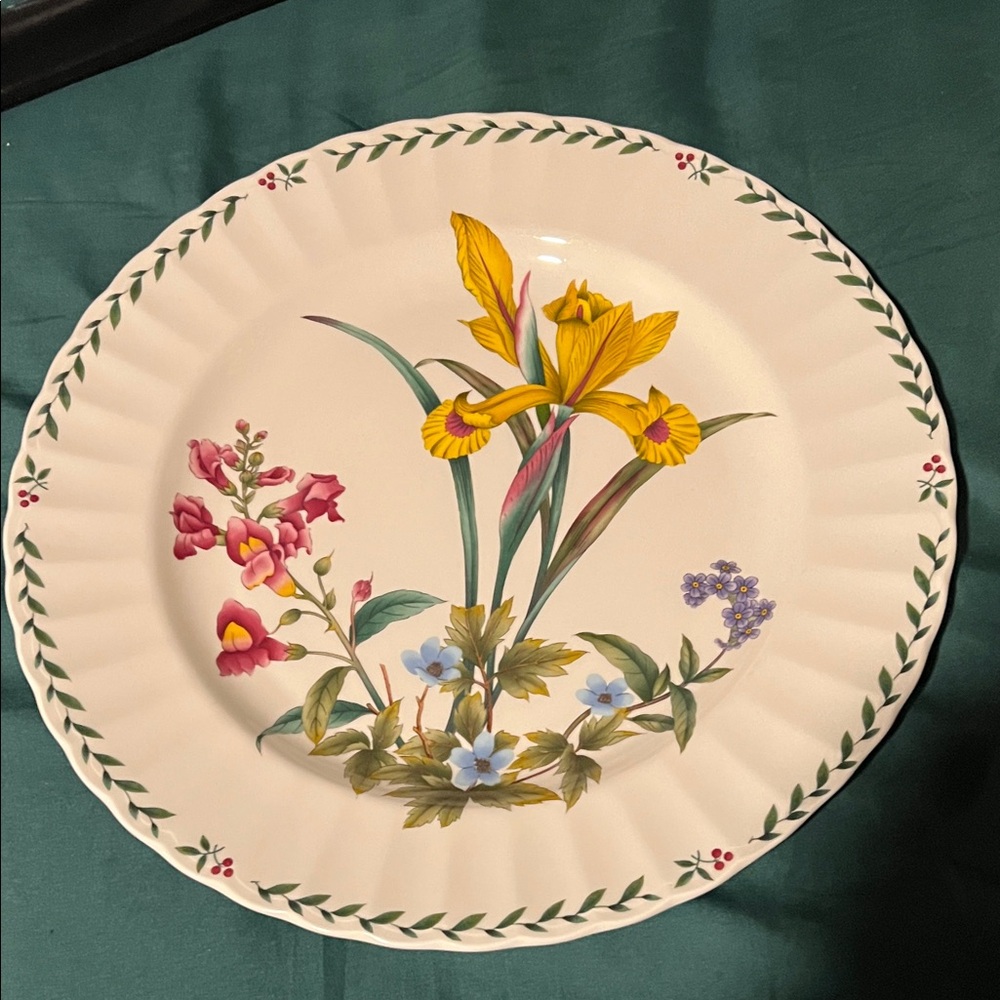Floral Patterned Dinner Plate